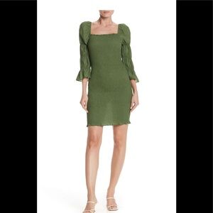 J.O.A smock puff sleeve body green dress/size M